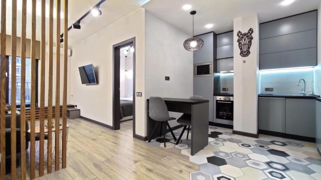Petrovdom 52,67,205,213 In Smart Apartments In New York Concept House Kyiv Exterior photo