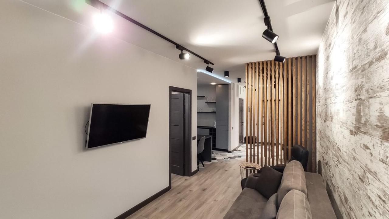 Petrovdom 52,67,205,213 In Smart Apartments In New York Concept House Kyiv Exterior photo