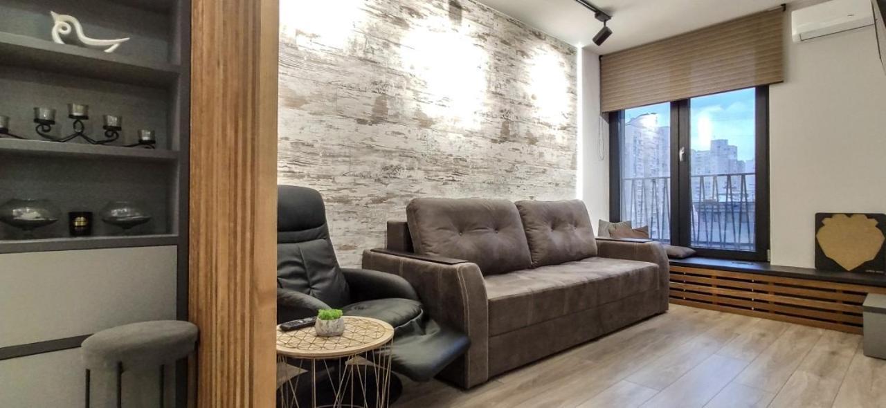 Petrovdom 52,67,205,213 In Smart Apartments In New York Concept House Kyiv Exterior photo