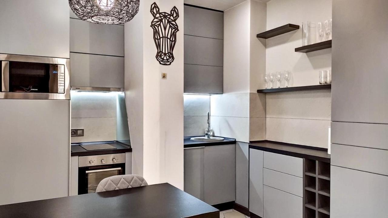 Petrovdom 52,67,205,213 In Smart Apartments In New York Concept House Kyiv Exterior photo