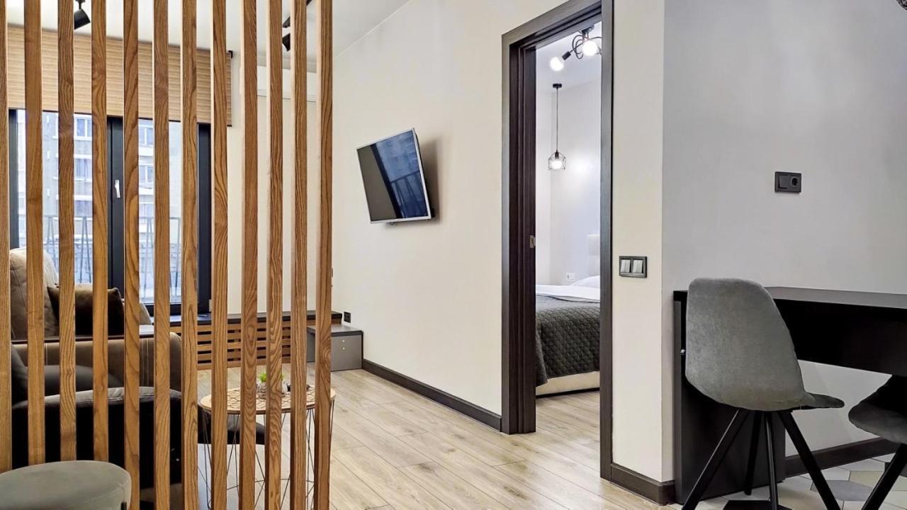 Petrovdom 52,67,205,213 In Smart Apartments In New York Concept House Kyiv Exterior photo