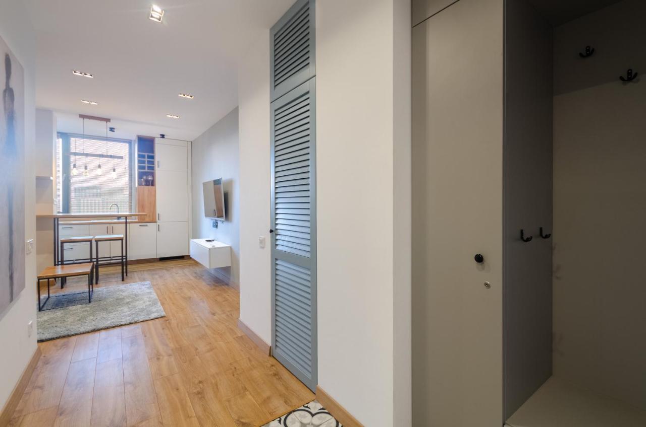 Petrovdom 52,67,205,213 In Smart Apartments In New York Concept House Kyiv Exterior photo