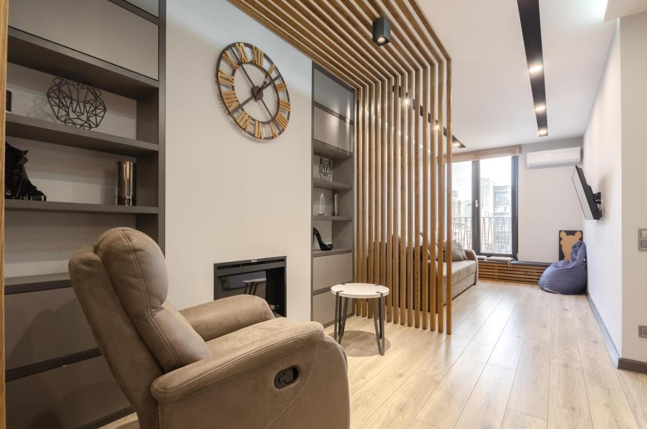 Petrovdom 52,67,205,213 In Smart Apartments In New York Concept House Kyiv Exterior photo