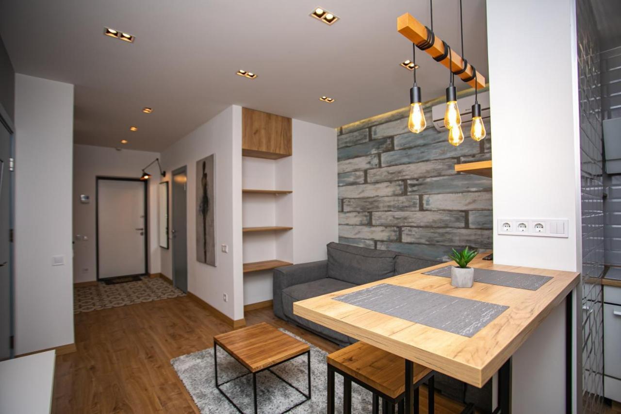 Petrovdom 52,67,205,213 In Smart Apartments In New York Concept House Kyiv Exterior photo