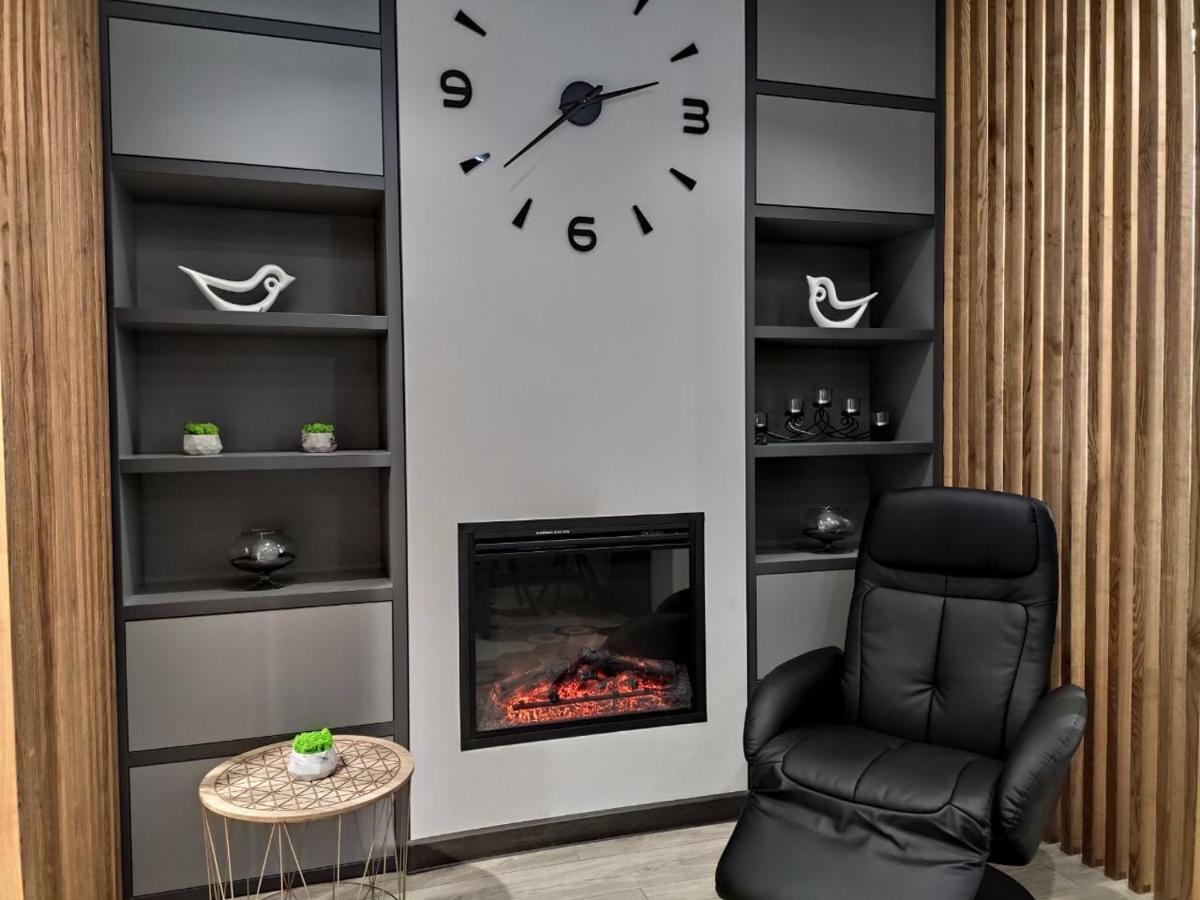 Petrovdom 52,67,205,213 In Smart Apartments In New York Concept House Kyiv Exterior photo